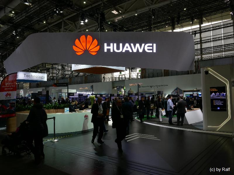 Cebit 23-03-17 Huawei 01.jpg