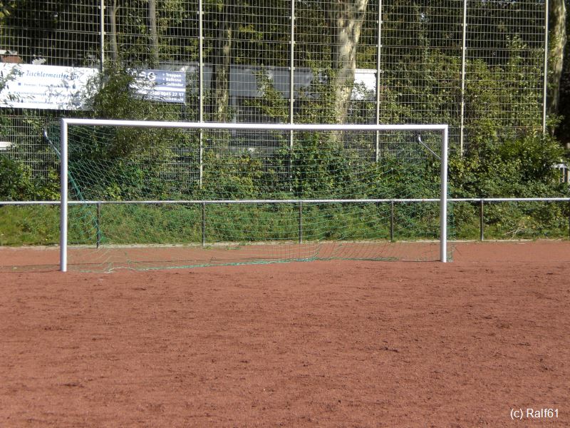 O 12-04-20 Sportplatz 02.jpg