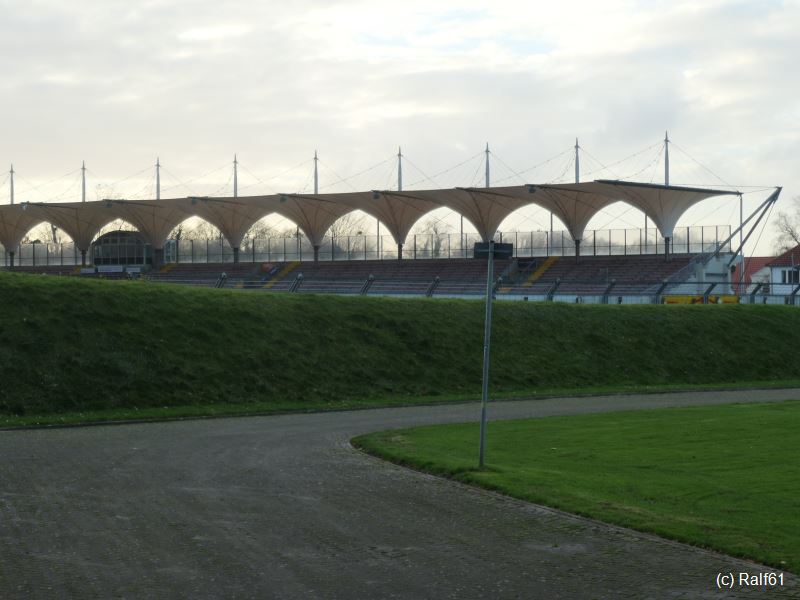 Olden 19-11-20 Um das Stadion 03.JPG