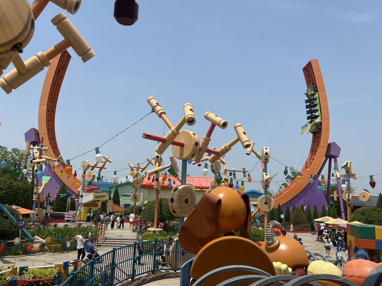 Rex’s Racer im Park Shanghai Disneyland Impressionen