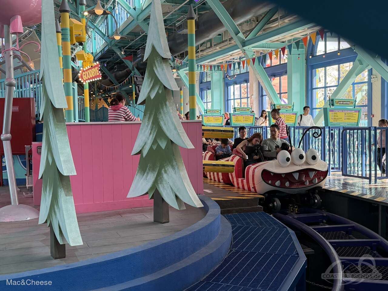 Loop-Dee-Doop-Dee im Park Universal Studios Beijing Impressionen