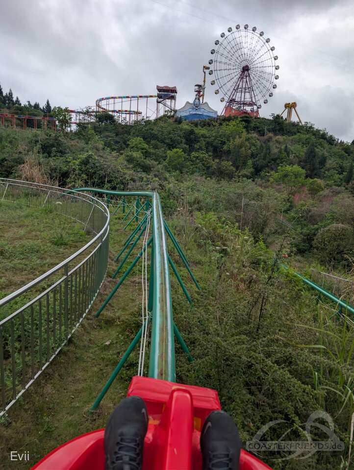 Monorail Block im Park Suining Happy World Impressionen
