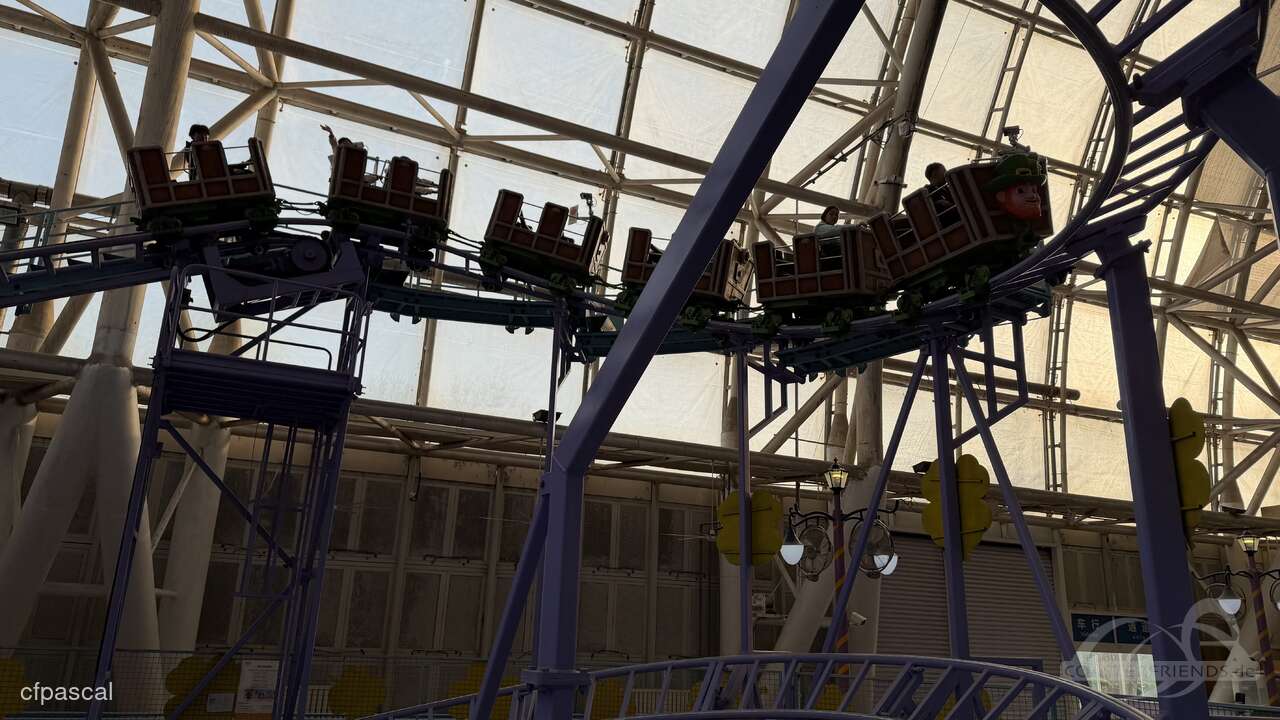 Mini Roller Coaster im Park Happy Valley Impressionen