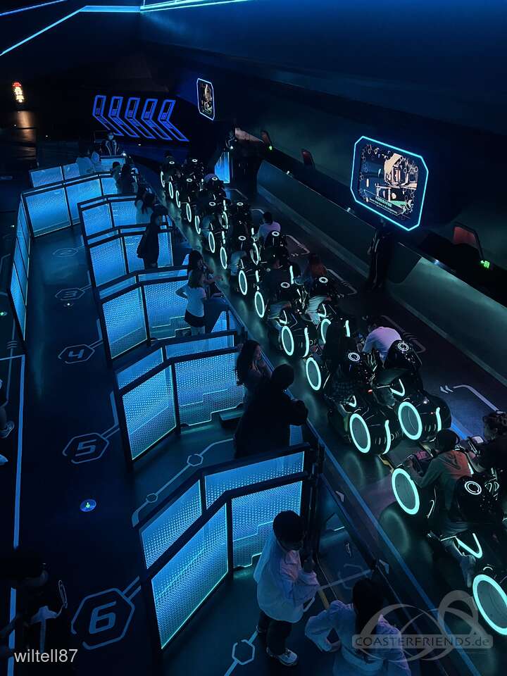 Tron Lightcycles Power Run im Park Shanghai Disneyland Impressionen
