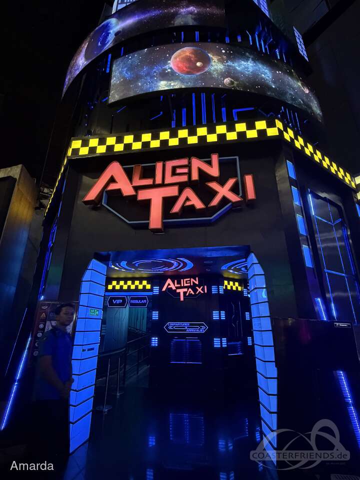 Alien Taxi im Park Trans Studio Cibubur Impressionen