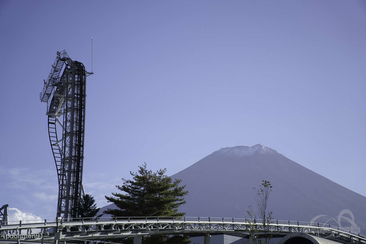 Takabisha im Park Fuji-Q Highland Impressionen