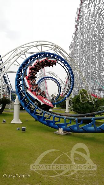 Corkscrew im Park Nagashima Spa Land Impressionen