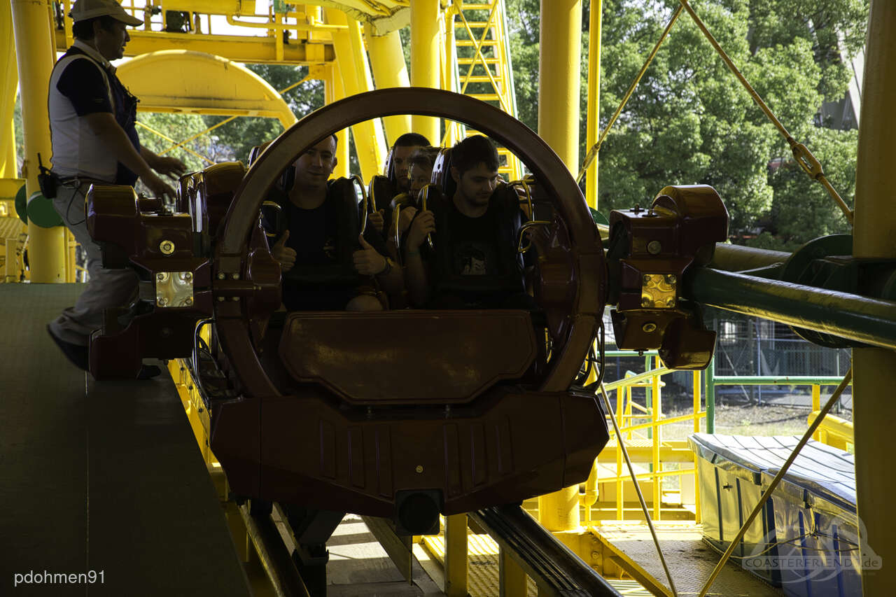 Ultra Twister im Park Nagashima Spa Land Impressionen