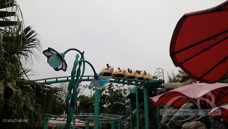 Flounder's Flying Fish Coaster im Park Tokyo DisneySea Impressionen