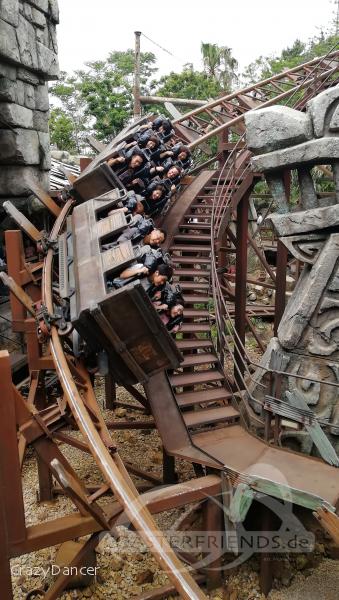 Raging Spirits im Park Tokyo DisneySea Impressionen