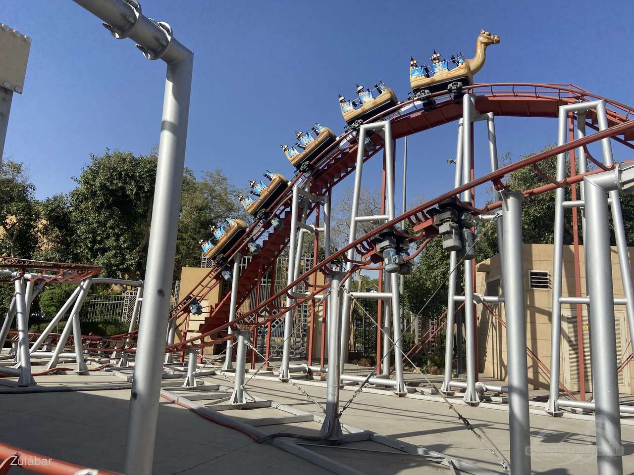 Roller Coaster im Park Al Watan Park Impressionen