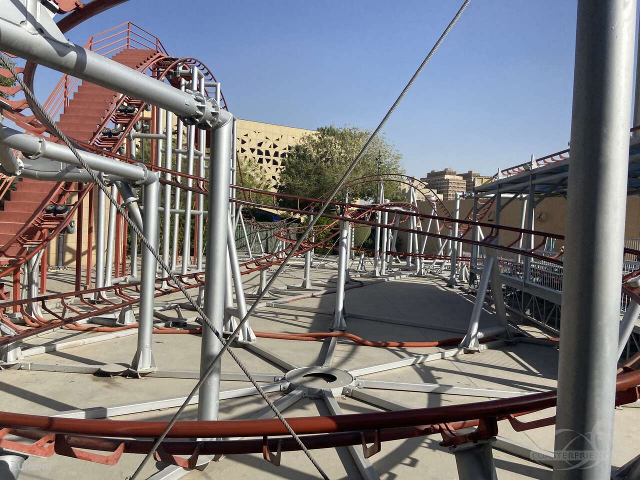 Roller Coaster im Park Al Watan Park Impressionen