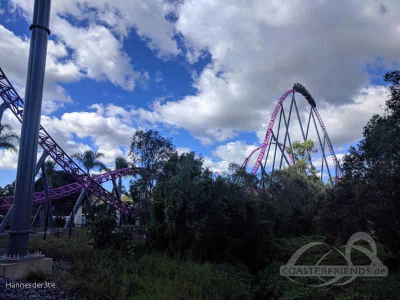 DC Rivals HyperCoaster im Park Warner Bros. Movie World Impressionen