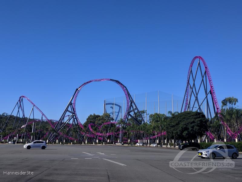 DC Rivals HyperCoaster im Park Warner Bros. Movie World Impressionen