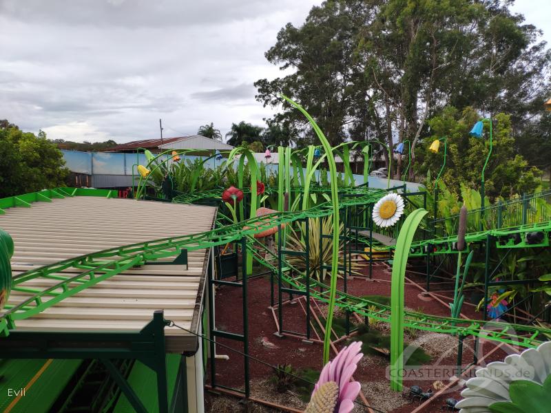 Bug Run Kiddie Rollercoaster im Park Aussie World Impressionen