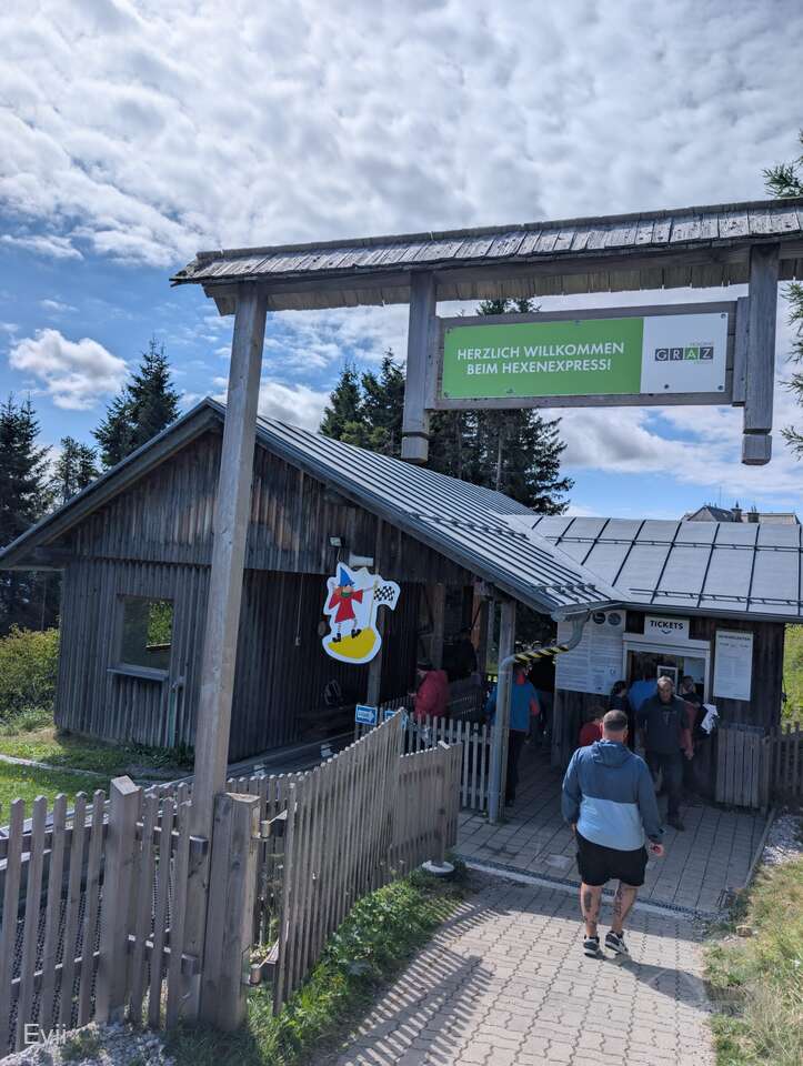 Hexenexpress im Park Schöckl Seilbahn Impressionen
