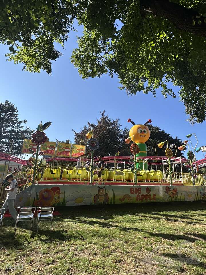 Big Apple im Park Schweig Jean Impressionen