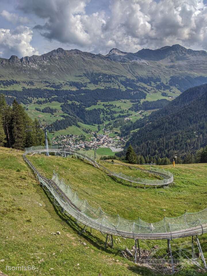 Rodelbahn im Park Pradaschier Impressionen