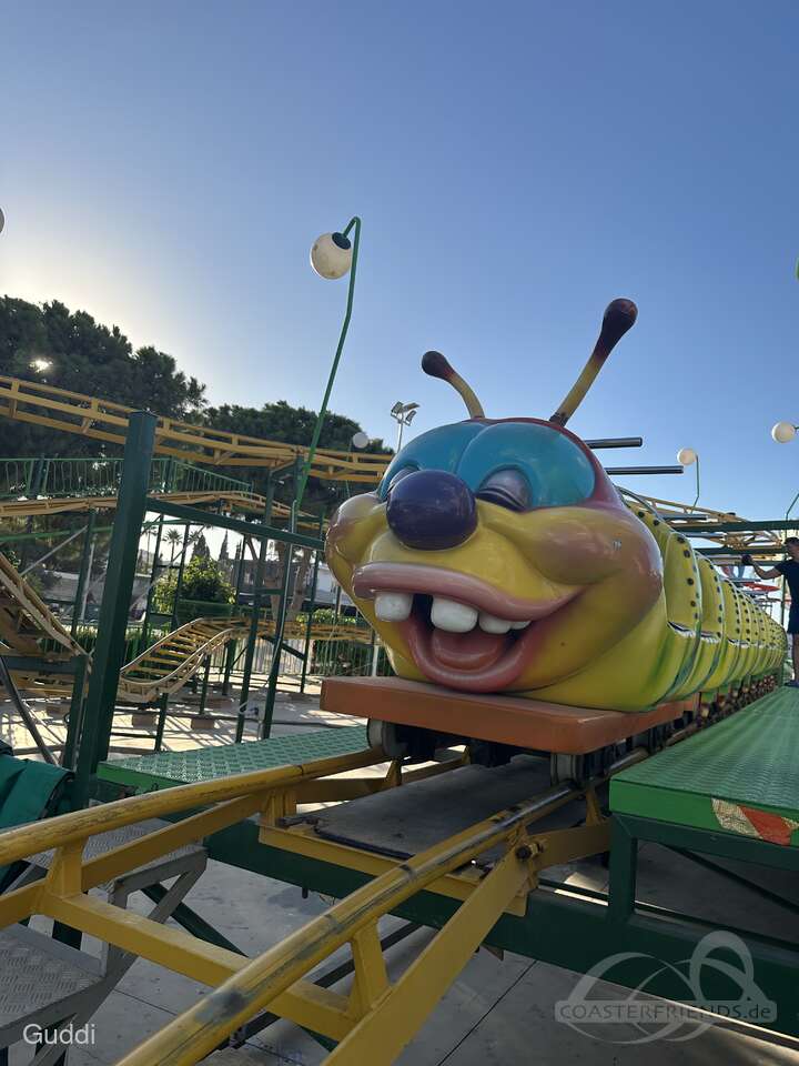 Caterpillar im Park Protaras Fun Park Impressionen