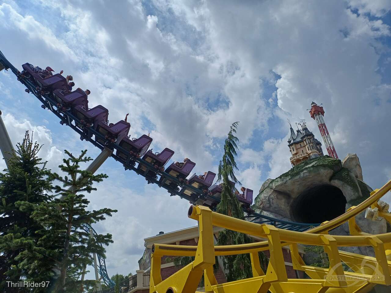 100% Wolf im Park Plopsaland Deutschland Impressionen