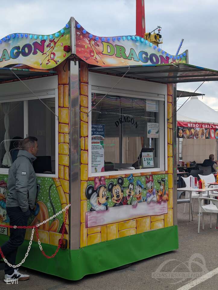 Dragon im Park Atracciones de Feria Cuenca Impressionen