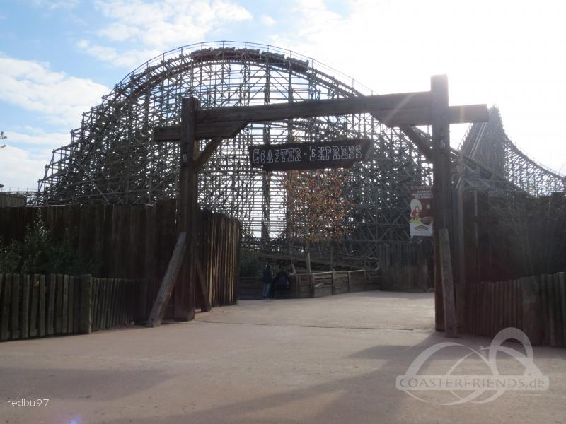 Coaster Express im Park Parque Warner Madrid Impressionen