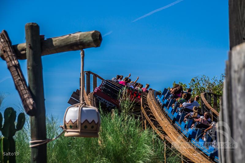 Stampida (Right Side) im Park PortAventura Park Impressionen