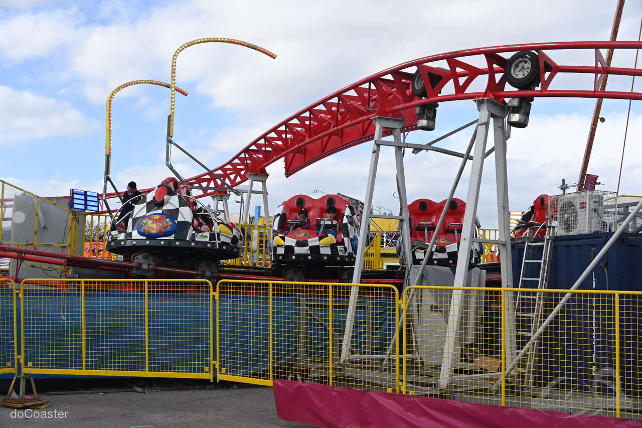 Megabross Red Track / White Support im Park Atracciones V. Bañuls S.L. Impressionen