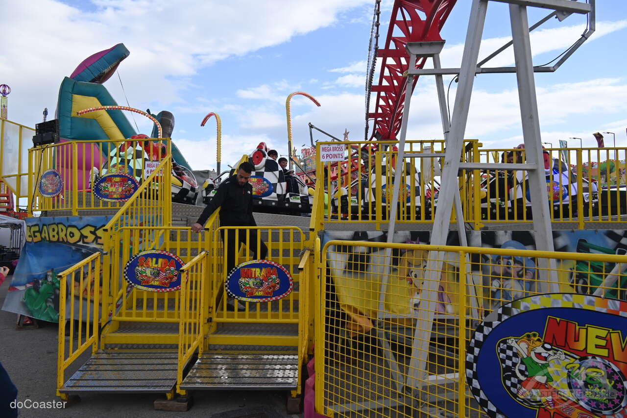 Megabross Red Track / White Support im Park Atracciones V. Bañuls S.L. Impressionen