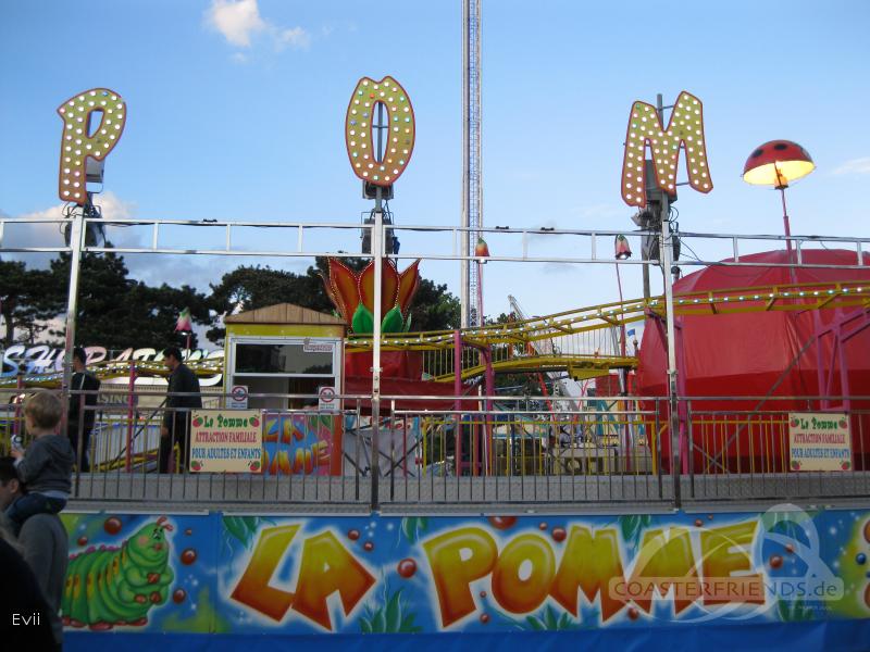 La Pomme (chain lift) / Magie de Noël im Park Pouget Groupe Impressionen