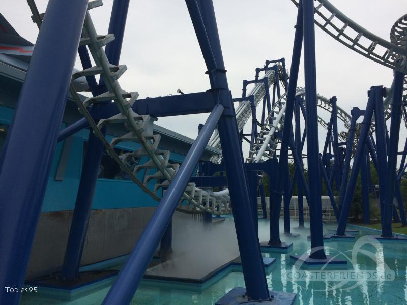 Blue Tornado im Park Gardaland Impressionen