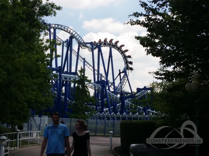 Blue Tornado im Park Gardaland Impressionen