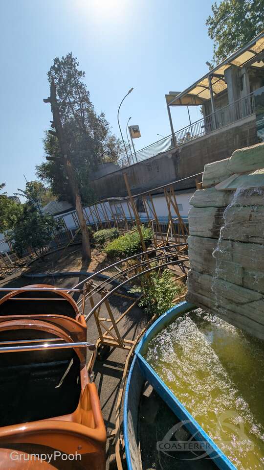 Niagara / 5 Velocita im Park Luna Park Impressionen