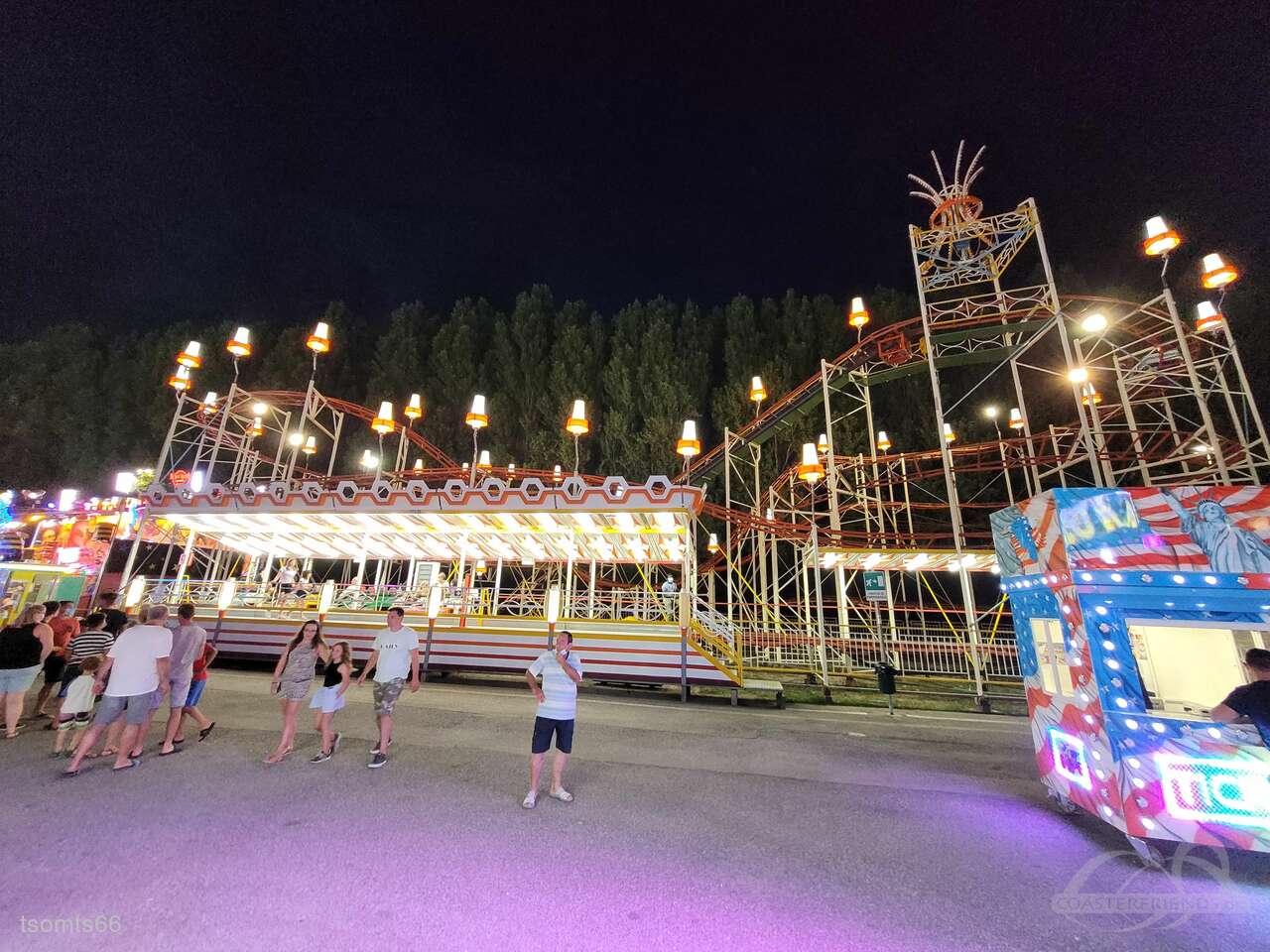 Roller Coaster im Park Luna Park Adriatico Impressionen