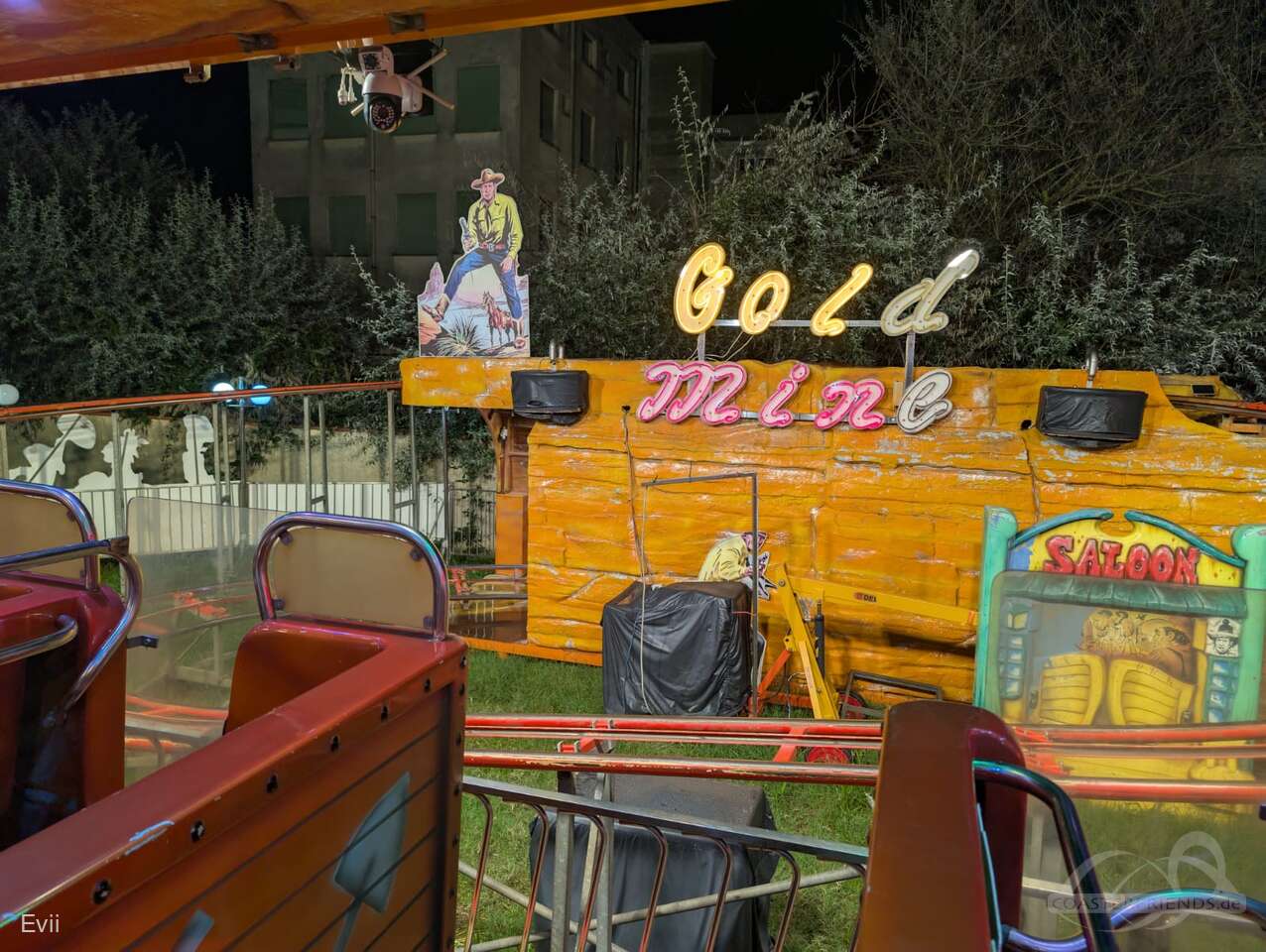 Gold Mine im Park Magrini Impressionen