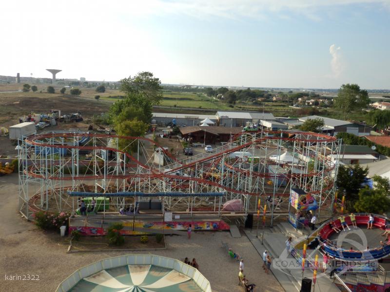 Roller Coaster im Park Fantasiland Impressionen