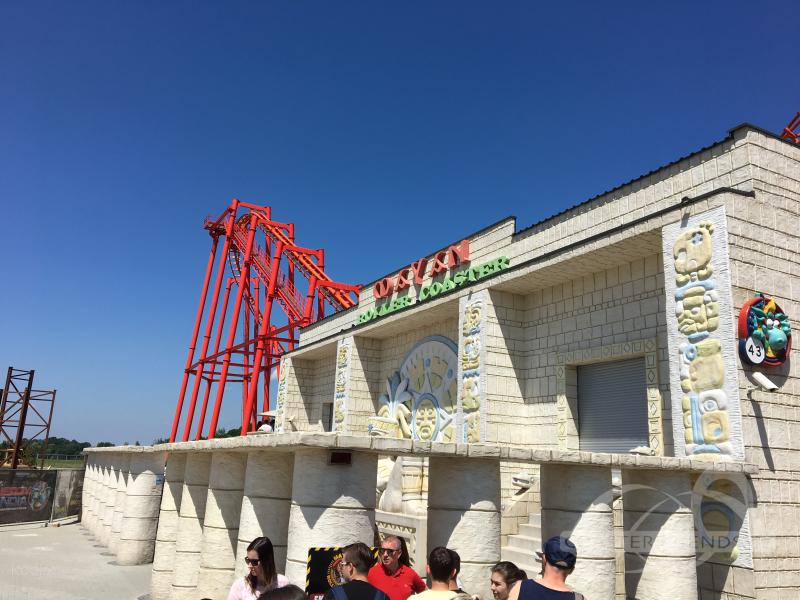 Roller Coaster Mayan im Park Energylandia Impressionen