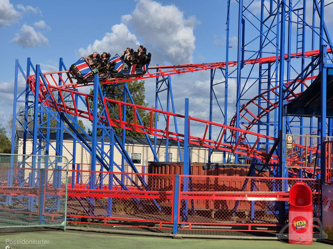 Bulldog Coaster im Park Brean Theme Park Impressionen
