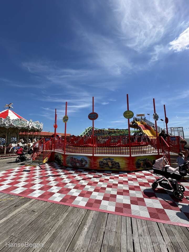 Racing Coaster im Park Britannia Pier Impressionen