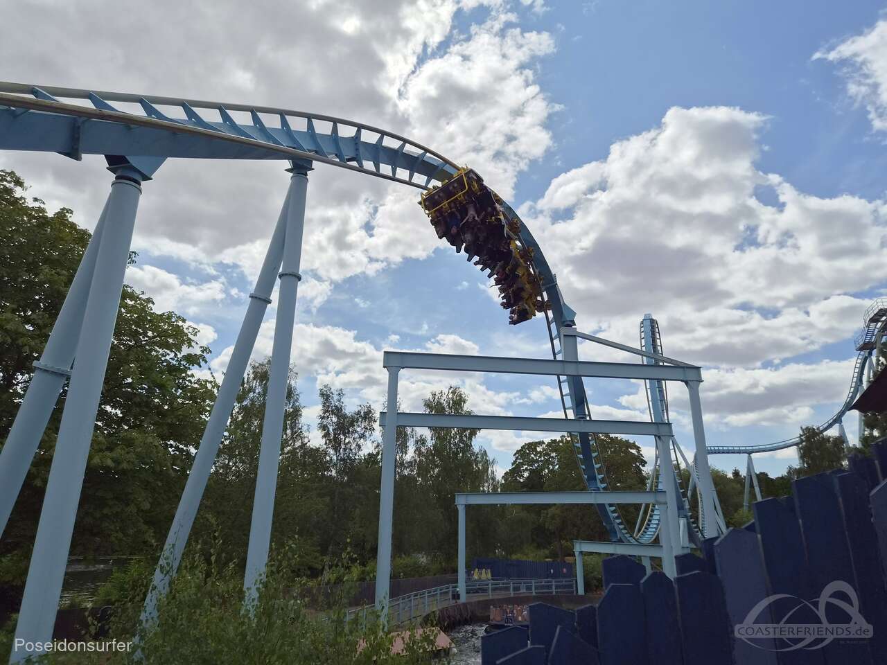 Wave im Park Drayton Manor Impressionen