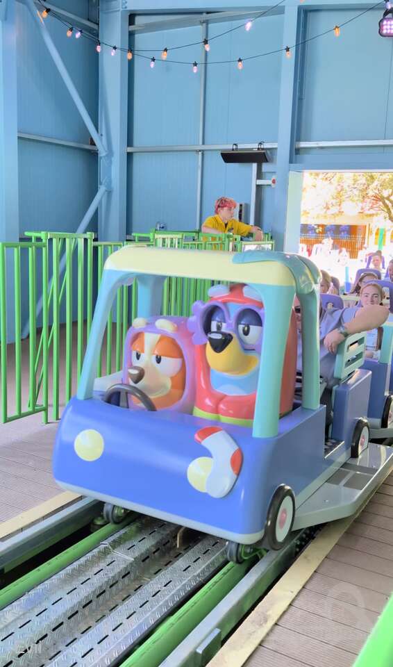 Bluey the Ride: Here come the grannies! im Park Alton Towers Impressionen