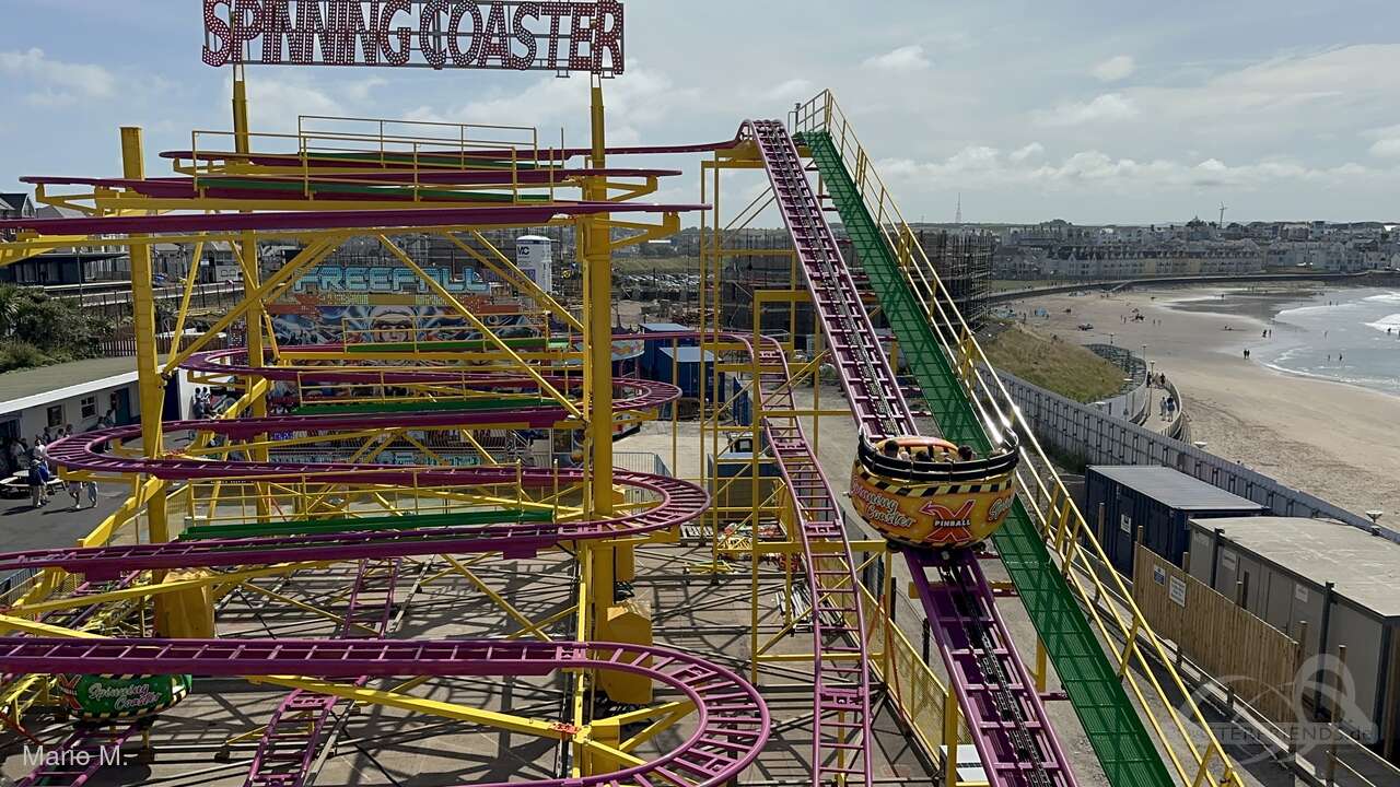 Spinning Coaster im Park Curry's Fun Park Portrush Impressionen