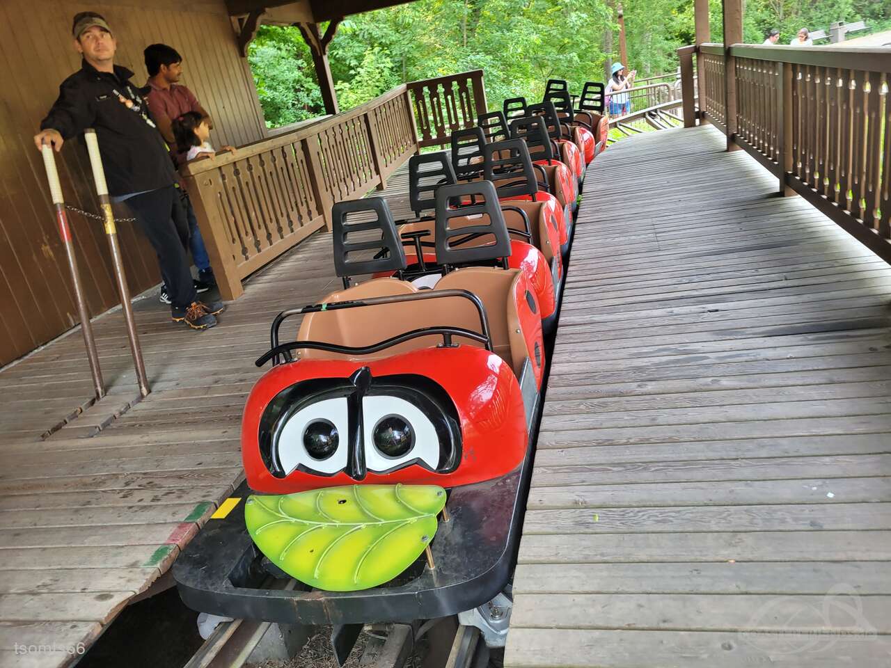 Lady Bug Coaster im Park Marineland Theme Park Impressionen