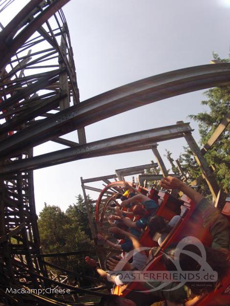 Medusa Steel Coaster im Park Six Flags Mexico Impressionen
