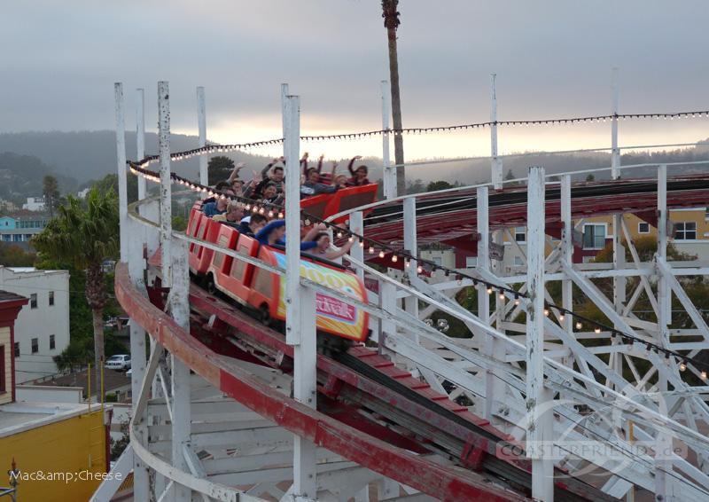 Giant Dipper im Park Santa Cruz Beach Boardwalk Impressionen