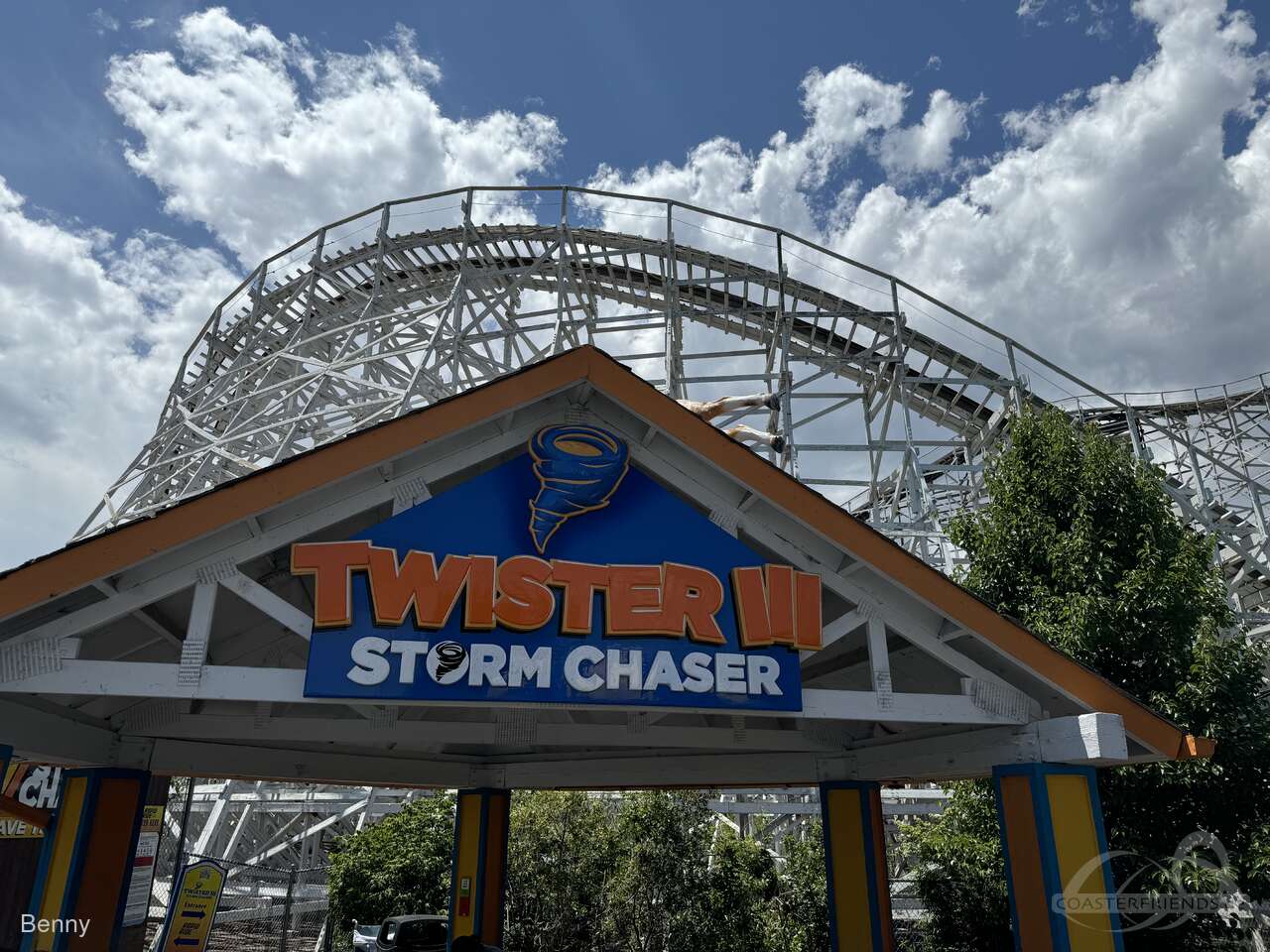 Twister III: Storm Chaser im Park Elitch Gardens Impressionen