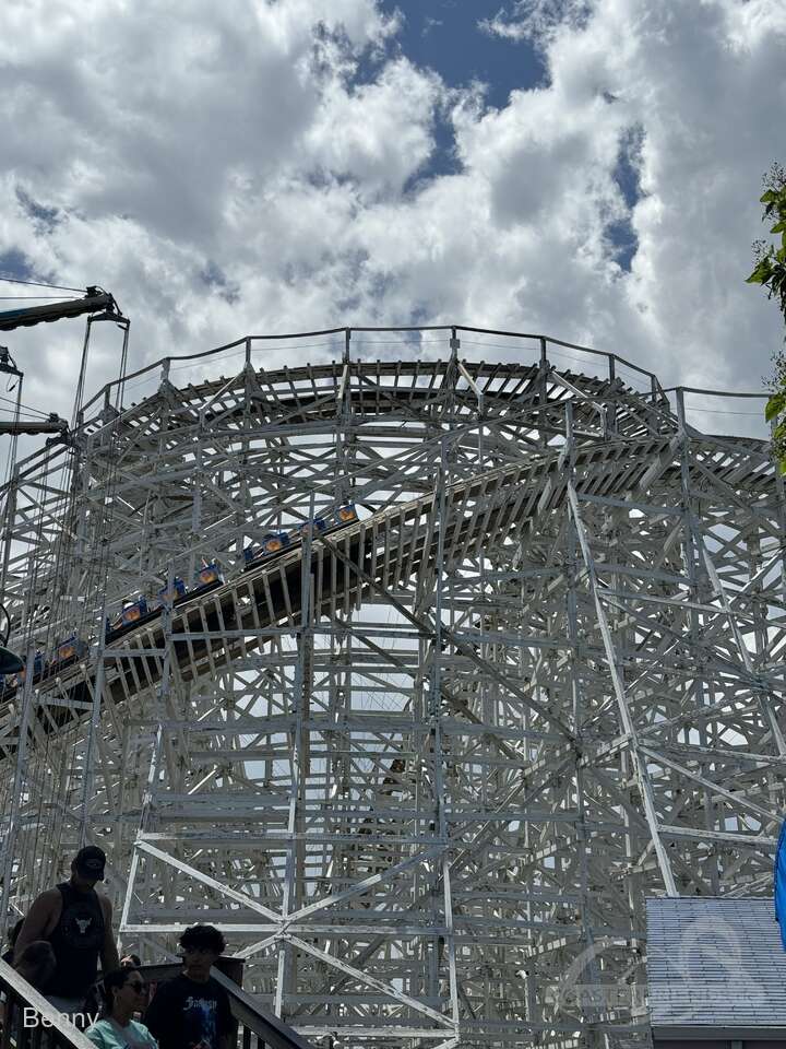 Twister III: Storm Chaser im Park Elitch Gardens Impressionen