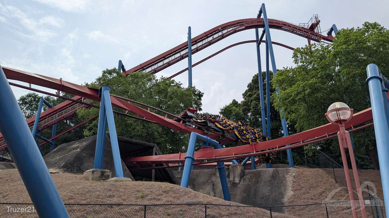 Superman - Ultimate Flight im Park Six Flags Over Georgia Impressionen