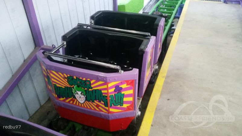 Joker Funhouse Coaster im Park Six Flags Over Georgia Impressionen