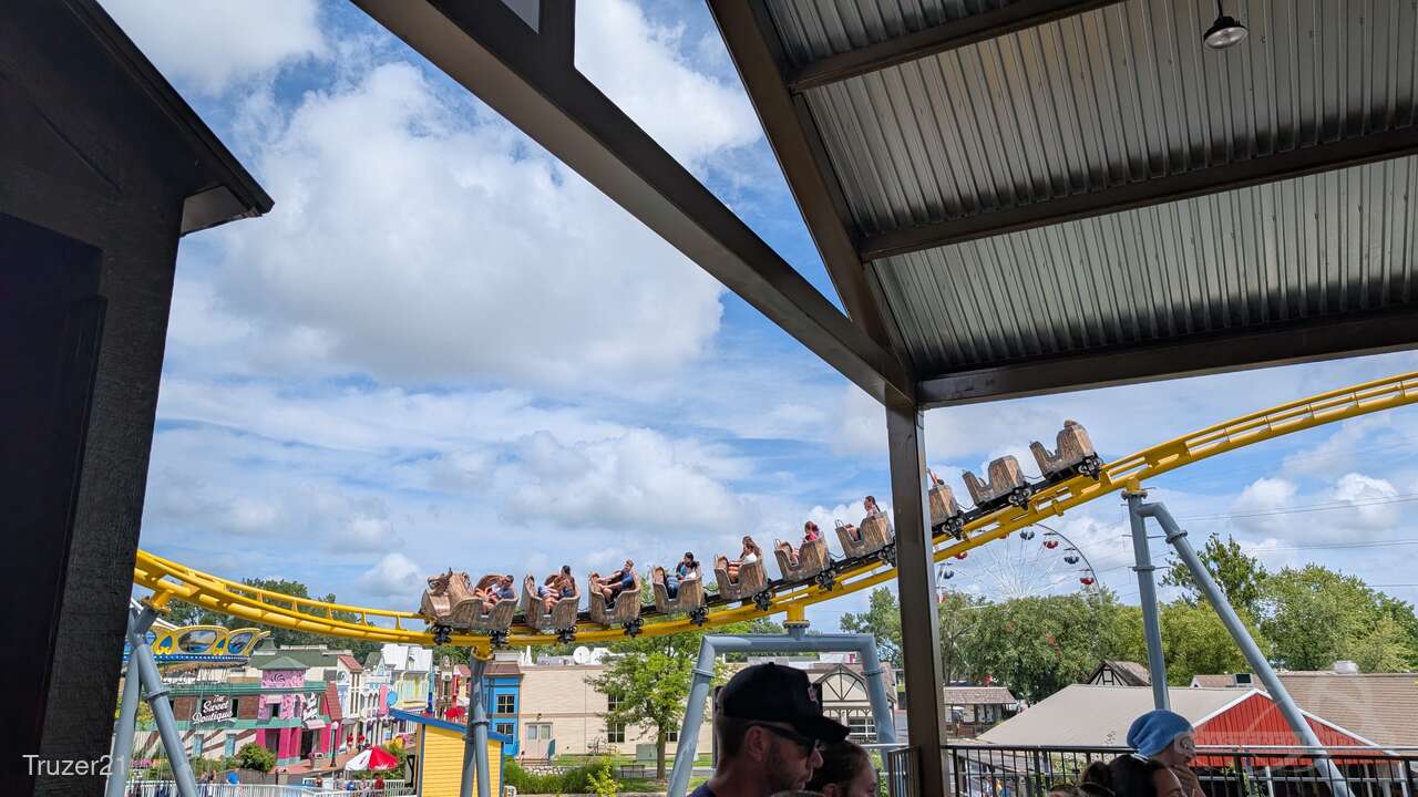 Flying Viking im Park Adventureland Impressionen